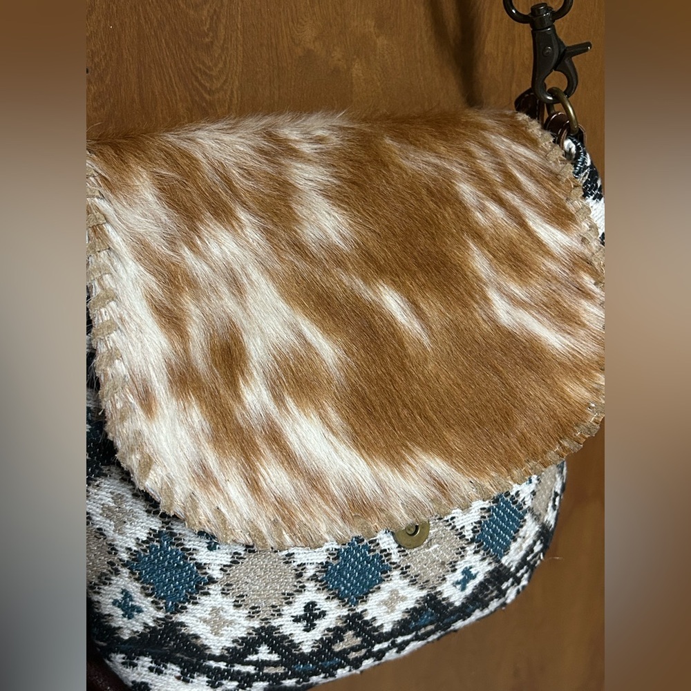 Myra Bag Brown and Black Shoulder Bag - Picture 3 of 14